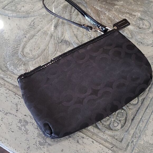 COACH SATEEN AND LEATHER LARGE WRISTLET - Picture 3 of 5
